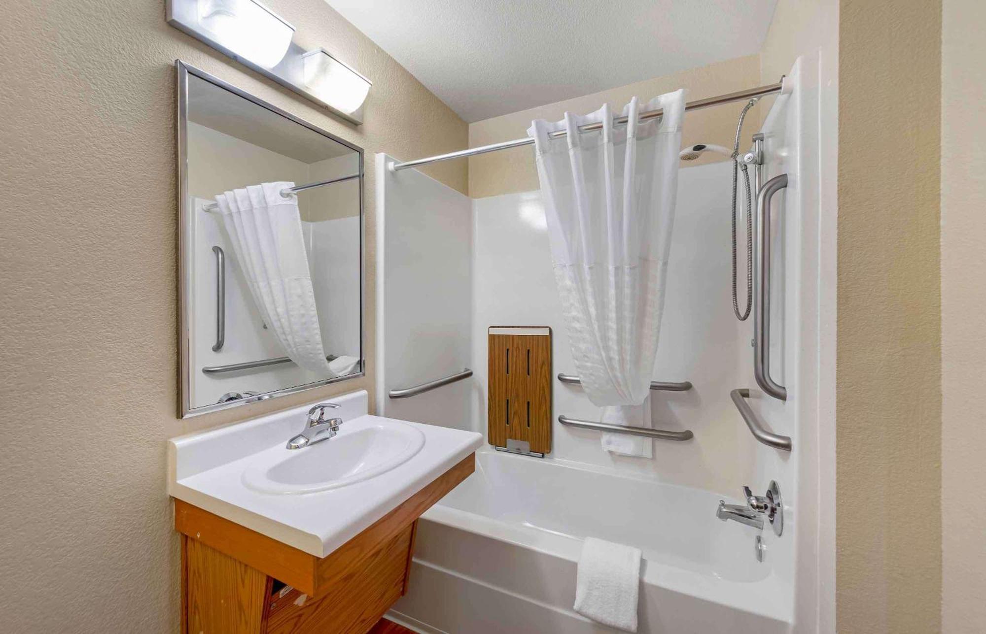 Extended Stay America Select Suites - Wichita - Airport Екстер'єр фото