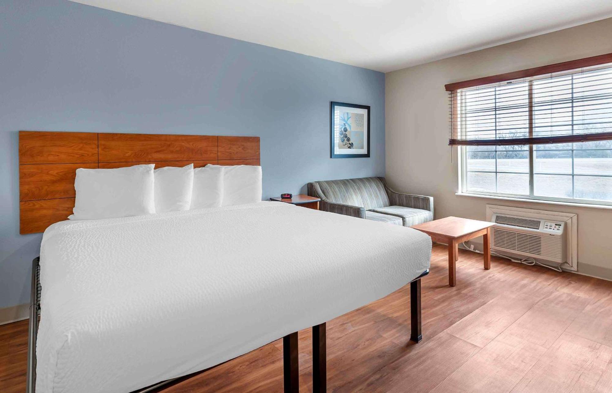 Extended Stay America Select Suites - Wichita - Airport Екстер'єр фото