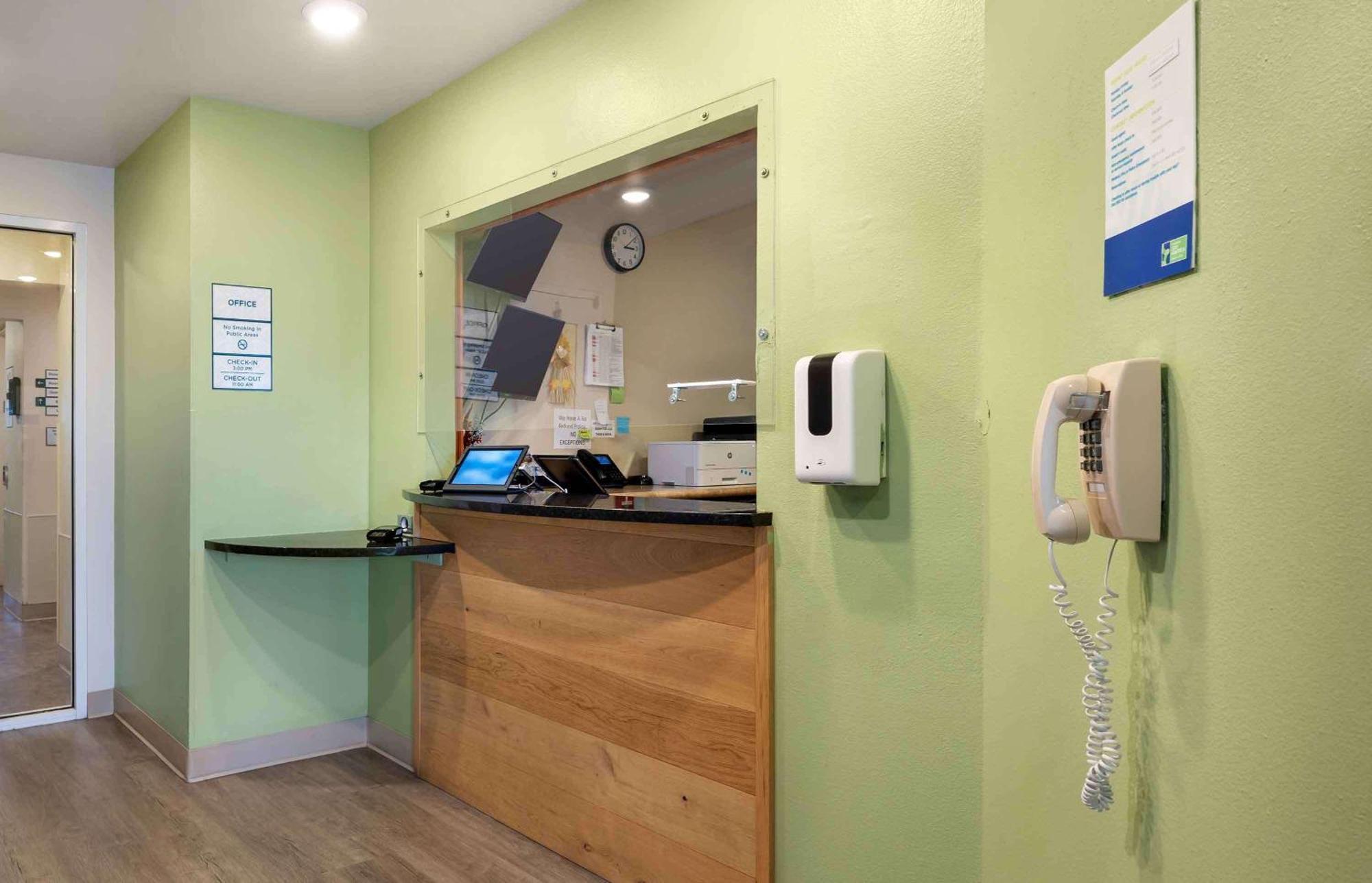 Extended Stay America Select Suites - Wichita - Airport Екстер'єр фото